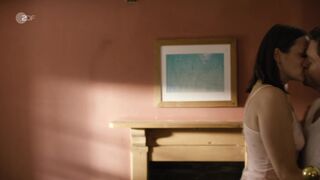 Lea Louisa Wolfram, Thekla Hartmann sexy - Rosamunde Pilcher e168 (2023) underwear & bikini episodes