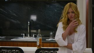 Katherine McNamara hot, Jasmine Sky Sarin sexy - Sugar (2022)