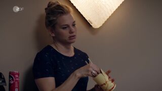 Laetitia Adrian, Bianca Nawrath - Unter anderen Umstanden s01e17 (2020) hot actress videos