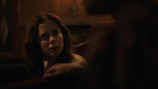 Charlotte Hope â The Spanish Princess s02e07 (2020) actress boobs scene