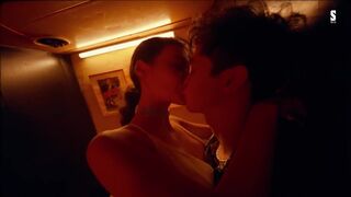 Madina Kanseitova sex - Sheker s01e03e04e07 (2020) bedroom scene