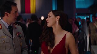 Jessica Chastain sexy - Ava (2020)