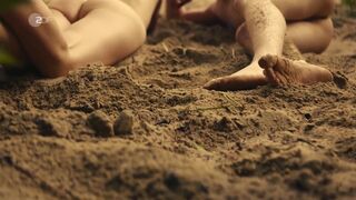 Maria Ehrich, Svenja Liesau, Lina Beckmann - Altes Land (2020) celeb topless scene from the movie