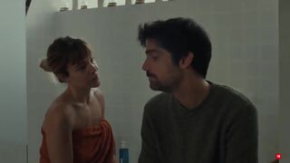 Lucia Martin Abello nude - Los anos nuevos (2024)
