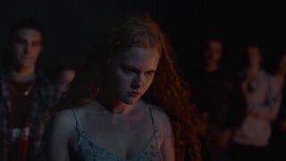 Lou Thompson nude - Gaby les collines (2023)