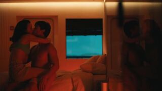 Aimee-Lou Wood hot, Carrie Coon, Charlotte Le Bon nude - The White Lotus (2025) s03