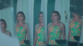 Meghann Fahy sexy, Julianne Moore hot - Sirens (2025) s01