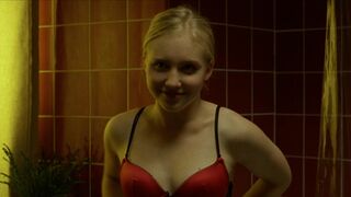 Elisa Schlott hot - Finn und der Weg zum Himmel (2012)