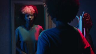 Loro Bardot nude, Karina Rie Ishida, Lorre Motta, Ayomi Domenica nude. Levante (2023)