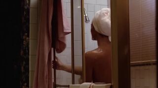 Jayne Kennedy nude, Azizi Johari nude - Body and Soul (1981)