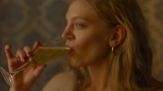 Karina Alexandrova topless - Autsors s01e04 (2025)