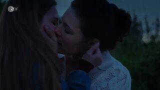 Josefine Preub, Leonie Parusel nude. Lesbian Scenes. Dr. Nice (2025)
