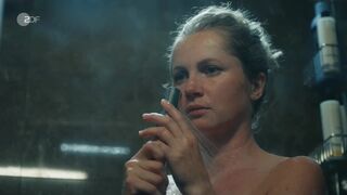 Sex scenes: Cornelia Groschel nude - Verhangnisvolle Leidenschaft Sylt (2025)