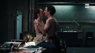 Eleonora De Luca hot, Evissia Callista Altea, Linda Caridi nude - The Hunter (2021) s03