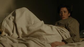 Bedroom Scene. Janet McTeer hot, Glenn Close sexy. Albert Nobbs (2011)