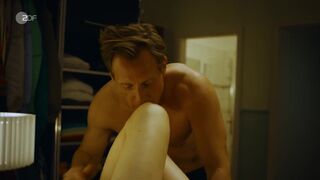 Brigitte Zeh hot - Dr. Nice s03e01 (2025)