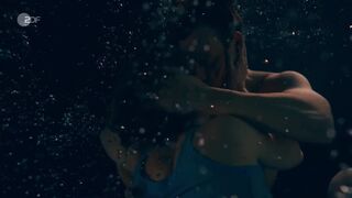 Brigitte Zeh hot - Dr. Nice s03e01 (2025)