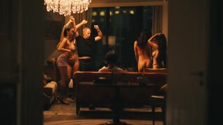 Hot TV Scenes. Carrie Coon sexy, Leslie Bibb hot, Michelle Monaghan sexy - The White Lotus (2025)S03