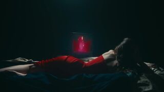 Hot Music Clip - Ella Hunt nude. Subway Trash (2025)