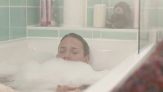 Jytte-Merle Bohrnsen, Luise Heyer nude - Einmal bitte Alles (2017)