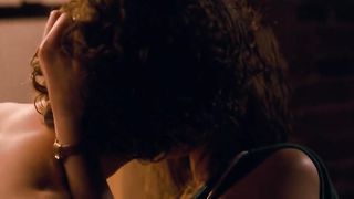 Kristen Stewart Sexy - Adventureland (2009)