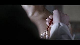 Olga Kurylenko - L'Annulaire (2005)