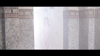 Olga Kurylenko - L'Annulaire (2005)