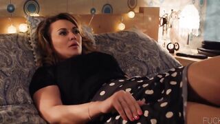 Olya Polyakova, Hanna Salivanchuk nude - Swingeri (2018)