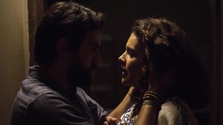 Paloma Bernardi, Alli Willow nude - O Escolhido s01e04-05 (2019)