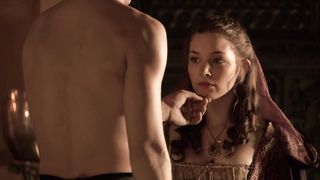 Perdita Weeks sexy – The Tudors s01e02 (2007)