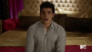Rita Volk nude and Katie Stevens sexy - Faking It s01e06