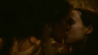 Samantha Soule, Ellen Page nude - Tales of the City s01e02 (2019)
