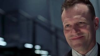 Sarah Wynter Nude - The 6th Day (2000)