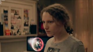 Simona Brown nude – Kiss Me First s01e03 (2018)