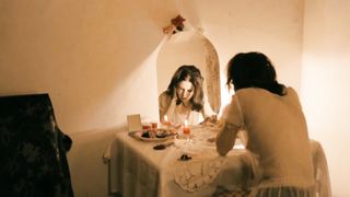 Simona Stoicescu, Ioana Barbu nude - Daca Bobul nu Moare (2010)