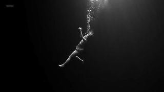 Sophie Faulkenberry sexy - Alex Strangelove (2018)