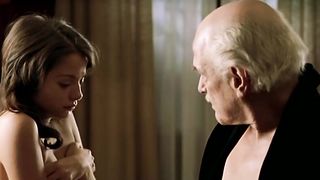 Stephanie Leonidas nude – La fiesta del Chivo (2005)