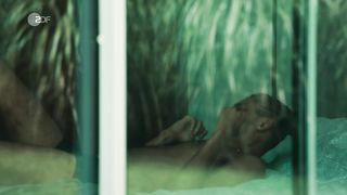 Svenja Jung - Die Chefin s10e05 (2019)