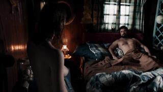 Violet Ryder, Sofia Vergara nude - Bent (2018)