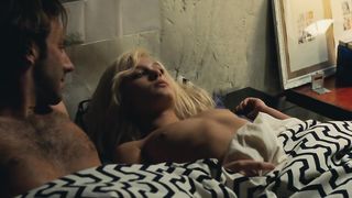 Virginie_Ledoyen_-_Heroines__1997