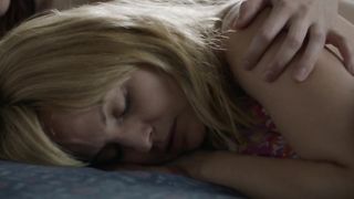 Lena Hall, Isabella Farrell, Mena Suvari Nude - Becks (2017) Hot Lesbian Scene