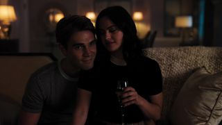 Lili Reinhart, Camila Mendes - Riverdale s04e02 (2019)