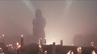 Lilli Lorenz nude - Luz (2018)