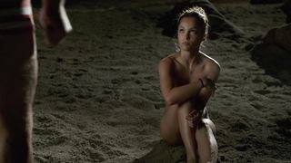 Lola Le Lann nude - Un moment d’egarement (2015)