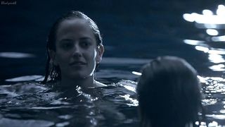 Maria Valverde, Eva Green  - Cracks (2009)