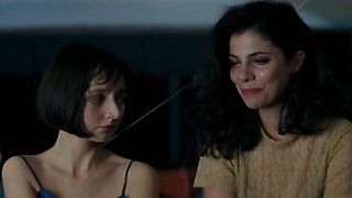 Maribel_Verdu_Maria_de_Medeiros_-_Huevos_de_Oro-(ES1993)-RUFFAH