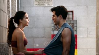 Melissa Barrera nude - Vida s02e05 (2019)