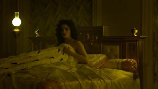 Michalina Olszanska - Koronatsiya s01e01-04 (2019)