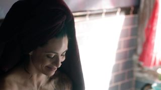 Mishel Prada, Maria-Elena Laas nude - Vida s02e02 (2019)