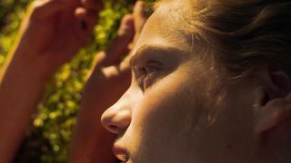 Noemie Schmidt nude - Paris est a nous (2019)